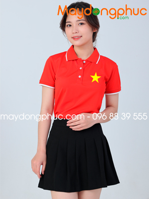 May áo phông màu đỏ in hình sao vàng