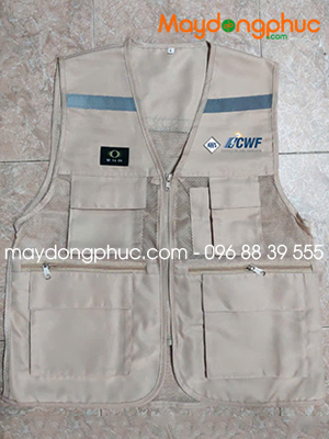 May áo gile màu xám nhạt Certified Wedding Fabricator