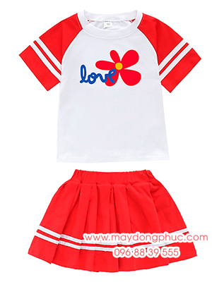 May áo phông trẻ em in chữ Love cùng bông hoa