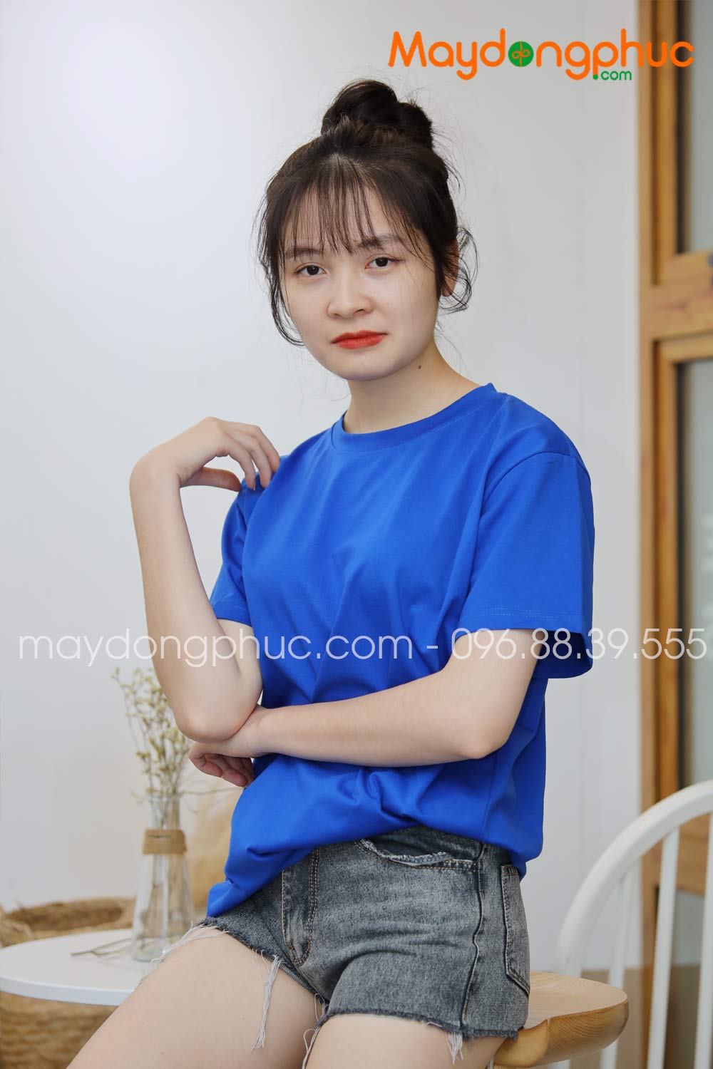 ​Áo phông tay lỡ màu xanh dương | Ao phong