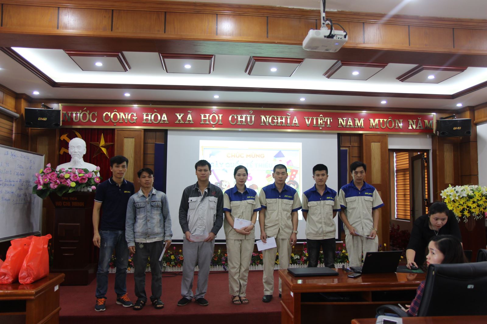Áo phông đồng phục