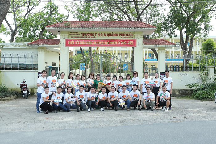 May áo Trường THCS Quảng Phú Cầu 20 năm | May ao phong dong phuc